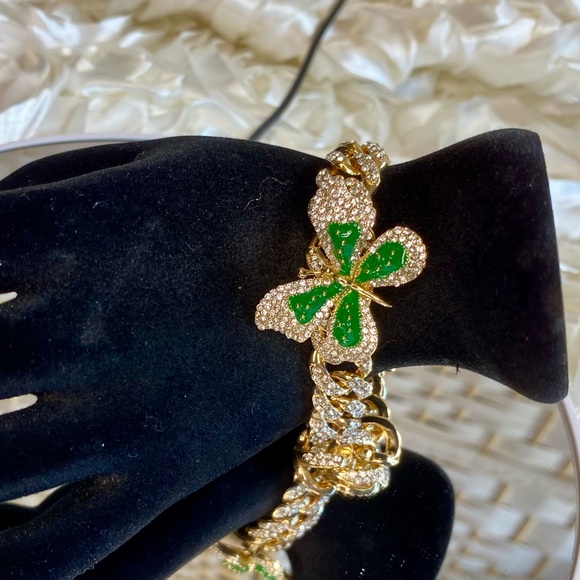 NWT Austrian Crystal, Enameled Butterfly Spinner Bracelet in Goldtone (8.00 In) - Picture 4 of 17